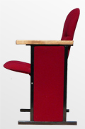 Кресло для зала заседания с деревянными подлокотниками
